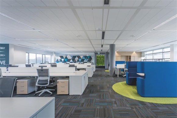 上档次的商务中心办公室装修